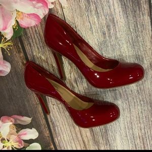 Jessica Simpson Round Toe Heels